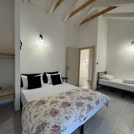 Village Pool Silentium *