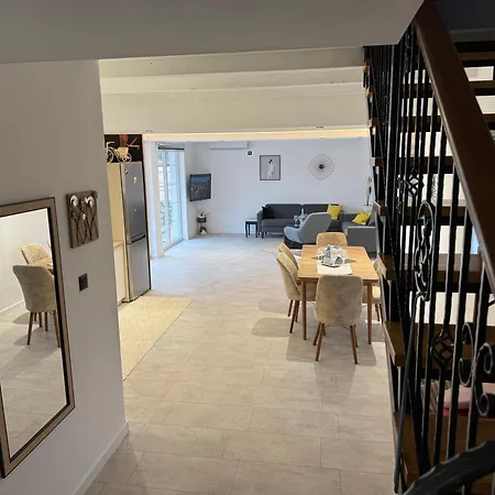 Village Pool Silentium