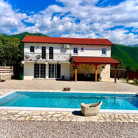 Village Pool Silentium Vila Mostar